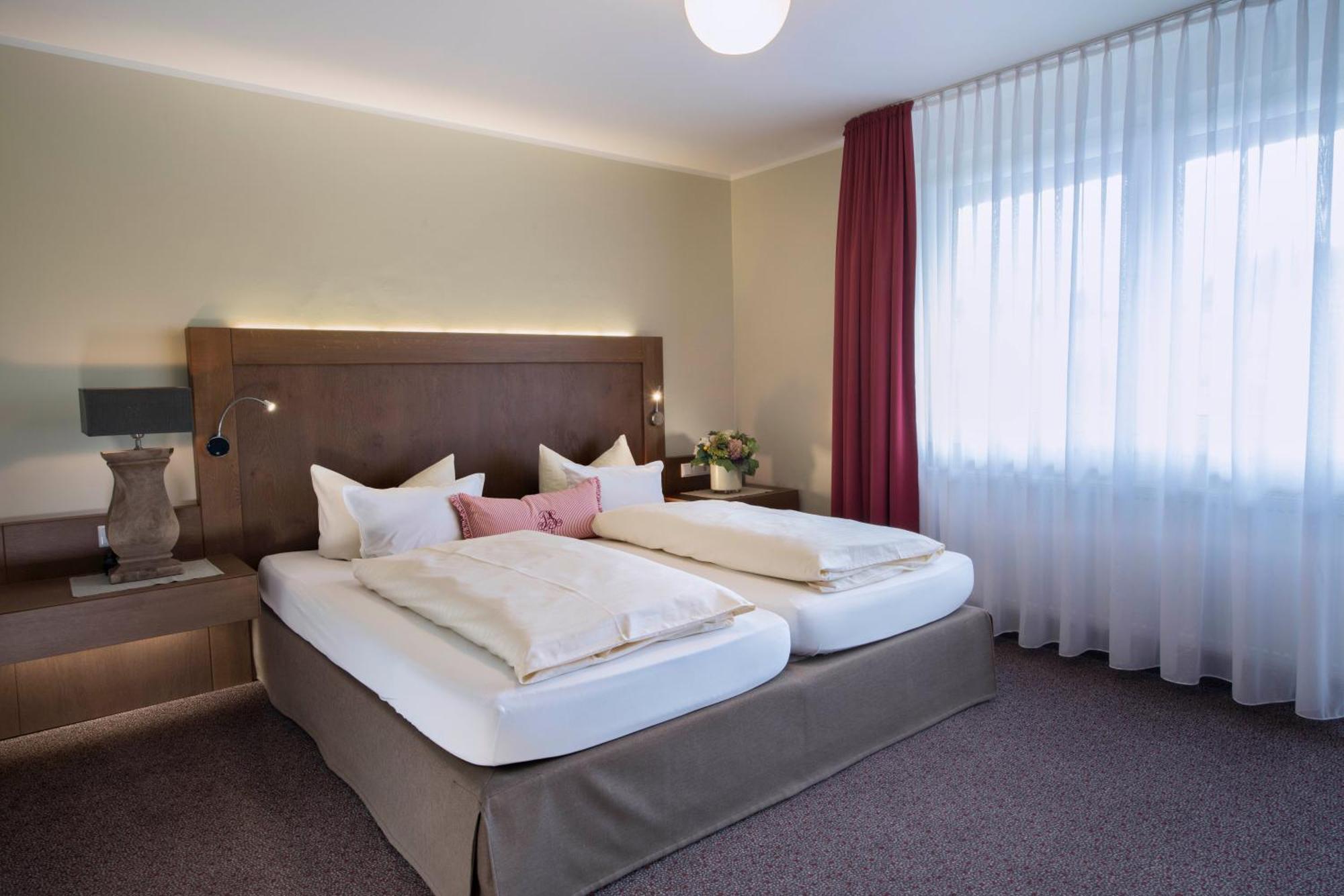 Best Western Hotel Brunnenhof Вайберсбрунн Экстерьер фото